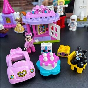 RETIRED Duplo Lego Minnie Mouse’s Birthday Party